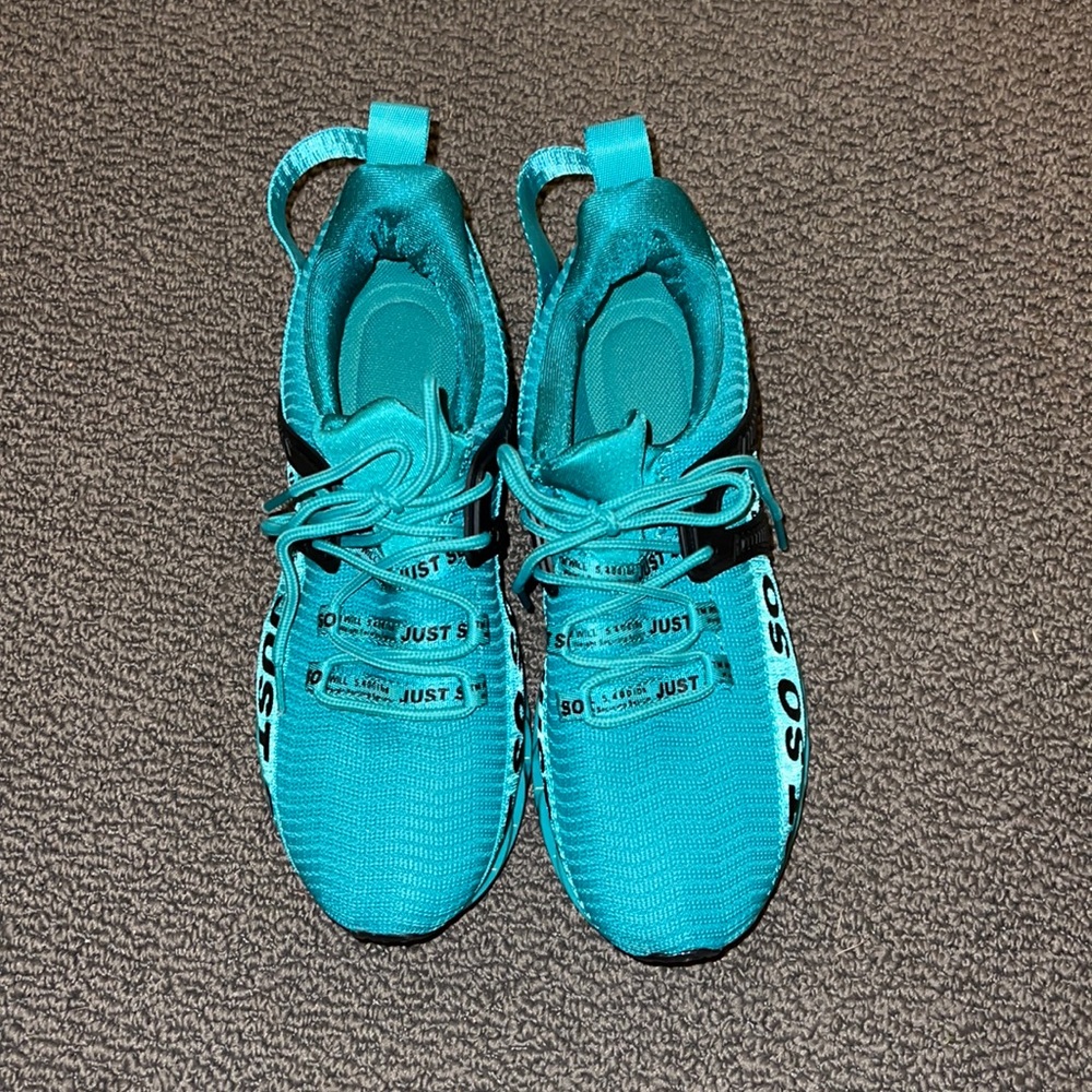 Just So So Sneakers Size 8